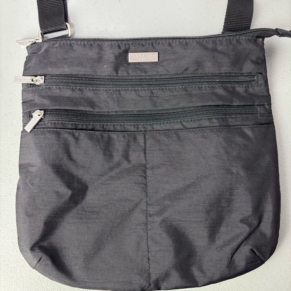 Baggallini Black Nylon Crossbody Purse Shoulder Strap Zip Closure - Picture 13 of 13